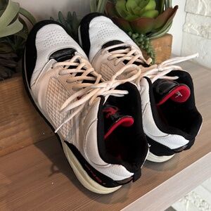 ANDI Athletic Basketball Shoes - M 9